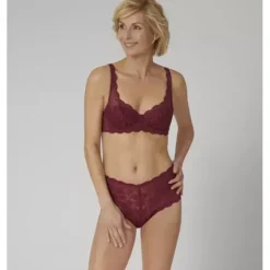 Amourette 300 Padded, Garnet Brown