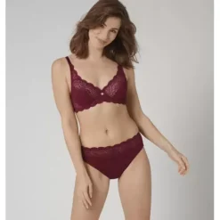 Amourette 300 Tai, Garnet Brown