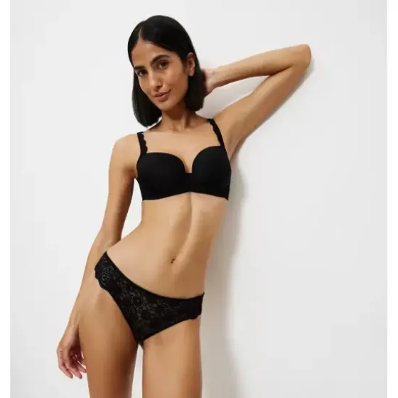 Amourette String, Sort