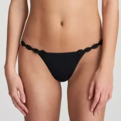Avero String, Black