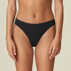 Avero String, Black