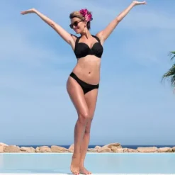 Bikini Brazil, Black