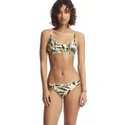 Bikini Tai, Avocado