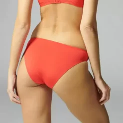 Bikini Tai, Red
