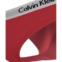 Calvin Klein Tai, Rouge