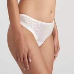 Channing String, Natural