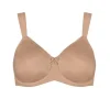 Essential Minimizer W, Nude