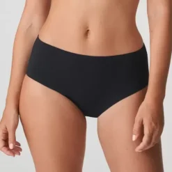 Figuras Maxi, Charcoal