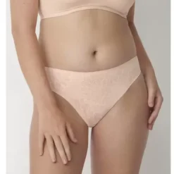 Fit Smart Tai, Nude