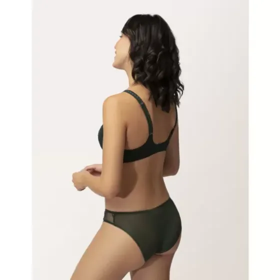 Ginger Tai, Green