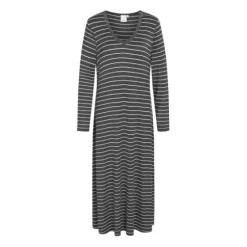 Jacqueline Natkjole Lang, Pavement Stripe