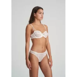 Jane String, Natural