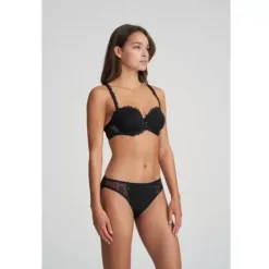 Jane Tai, Black