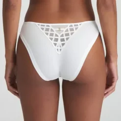 Jhana Tai, White