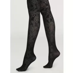 Laura Tight, Black