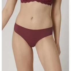 Lovely Micro Brazilian, Garnet Brown