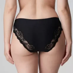 Madison Tai, Black