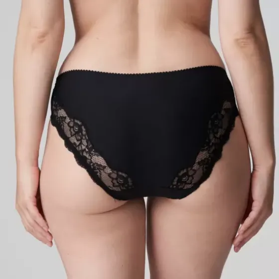 Madison Tai, Black