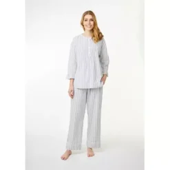 Ninna Natbluse, Ensign Blue