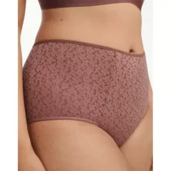Norah Maxi, Henne