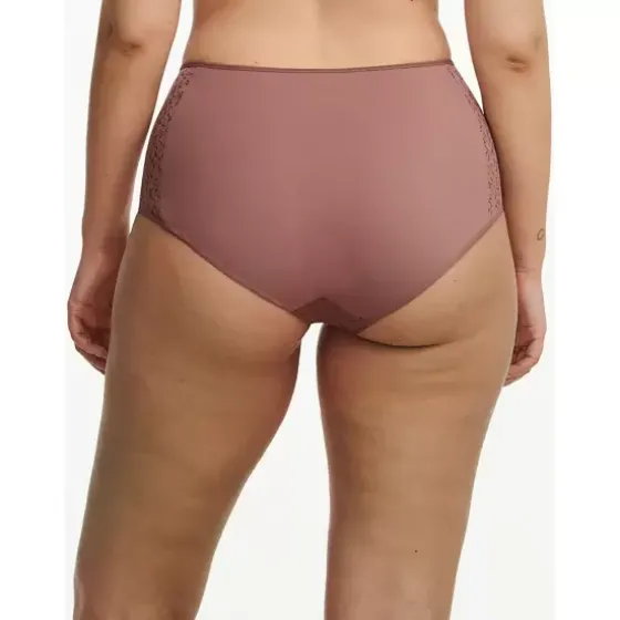 Norah Maxi, Henne