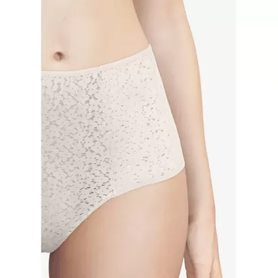 Norah Maxi, Talc
