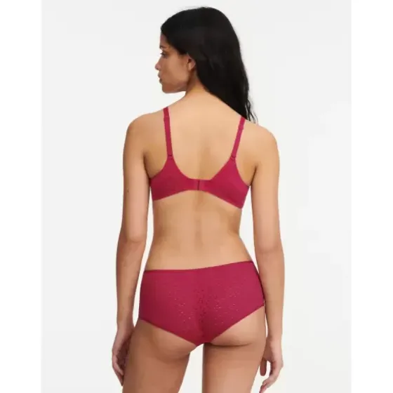 Norah Moulded, Cosmo