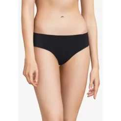 Norah Tai, Black