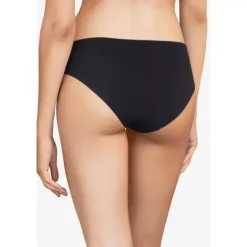 Norah Tai, Black