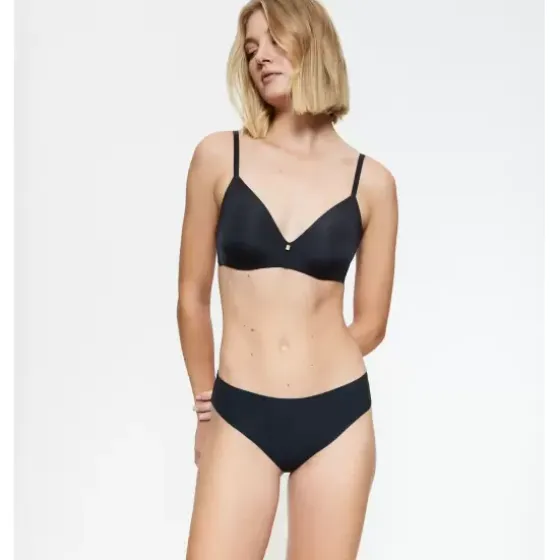 Pretty Micro Tai, Black