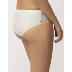 Romy Maxi, Amande