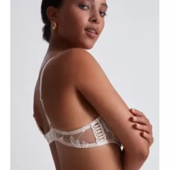 Season Of Love Push-Up, Caresse