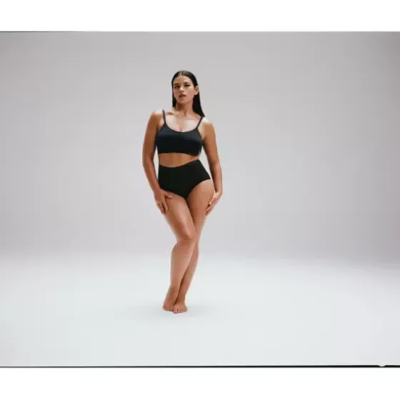 Smooth Comfort Shape Højtaljet String, Sort