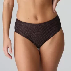Tomar Bikini Maxi, Earth