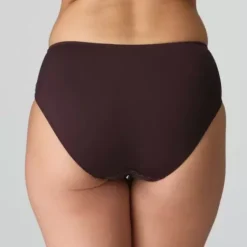 Tomar Bikini Maxi, Earth