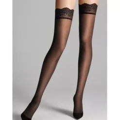 Velvet Light 40 Stay-Up, Black